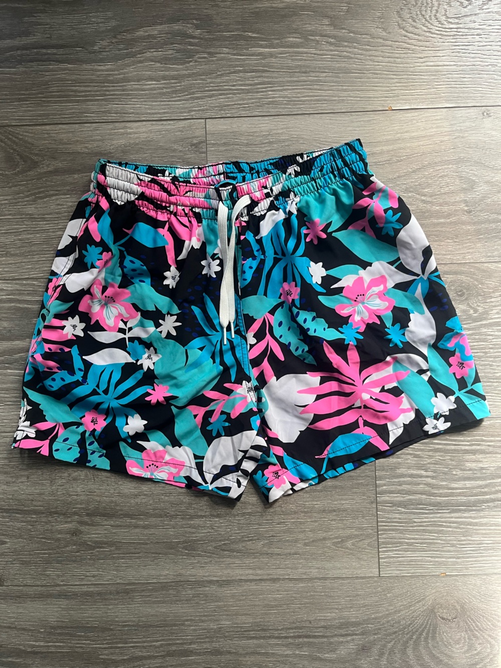Chubbies The Juices 5.5” Inseam Black Blue Floral Swim Trunks Shorts Lined M Men
